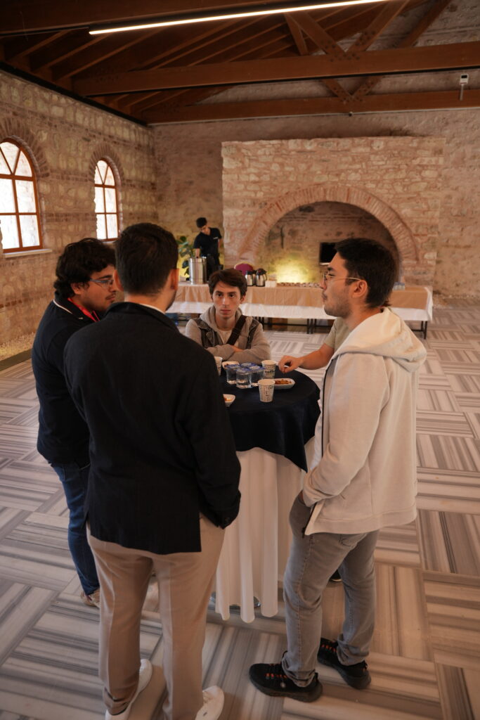 SAYADER ve YTÜ Sosyal Medya & İçerik Üretim Workshop’undan bir kare